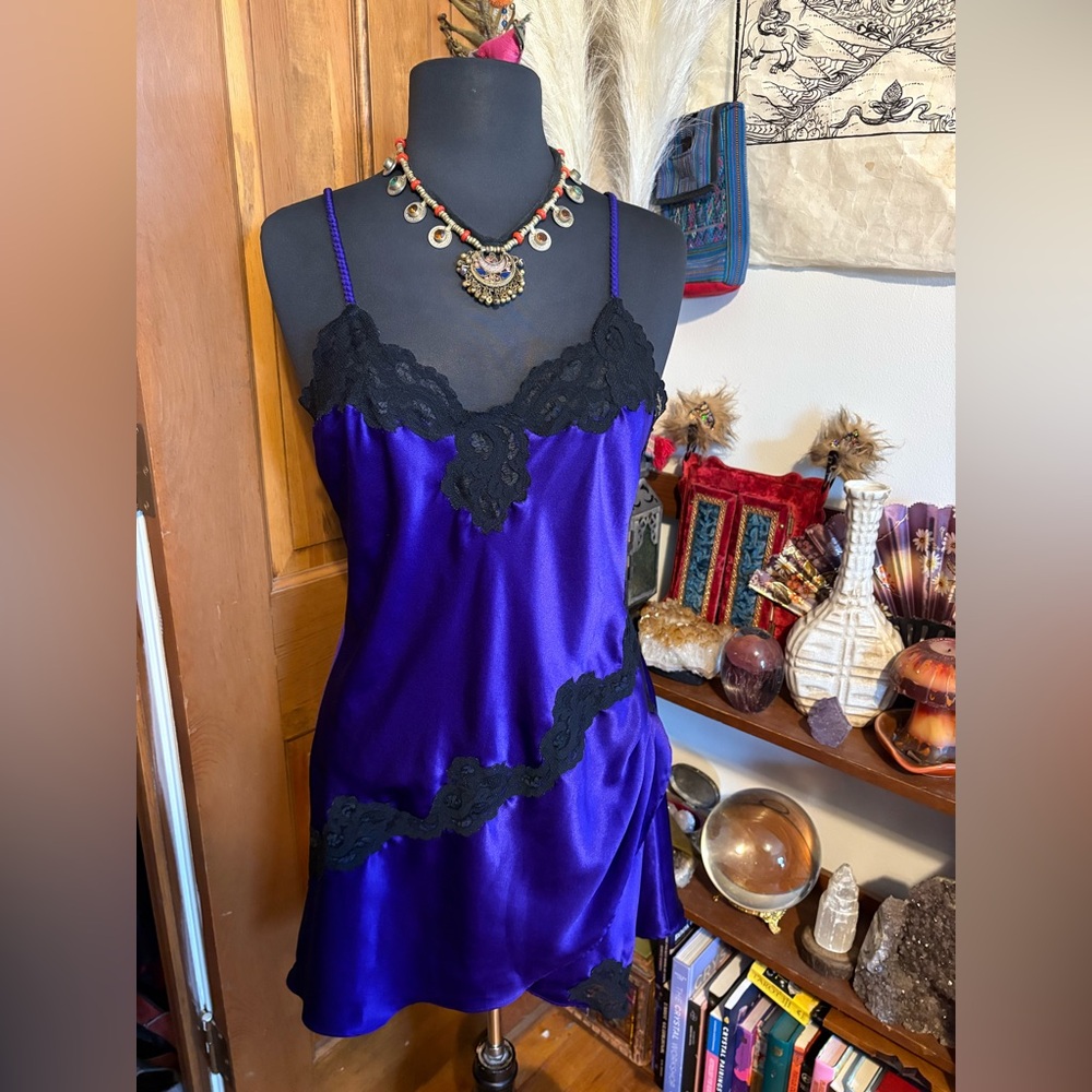 Victoria's Secret Gold Label Purple Black Lace Slip Nightgown Size Medium 90's